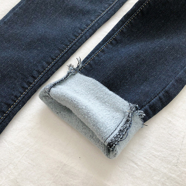 Női farmer fekete és kék színben, magas derékkal és csattal