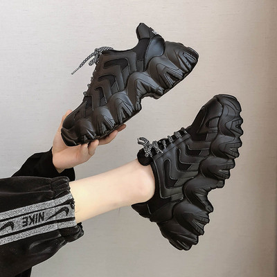 Női alkalmi sportcipő lapos talppal bézs és fekete színben