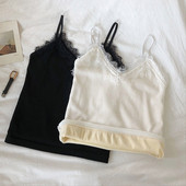 Γυναικείο αμάνικο με δαντέλα σε λευκό και μαύρο χρώμαμε λεπτές λουρίδες