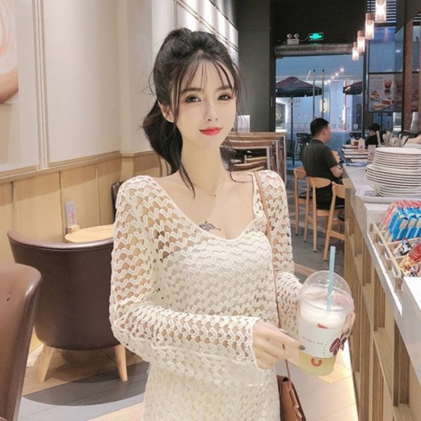 Átlátszó női csipkeblúz bézs színben