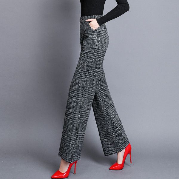 Kockás női nadrág széles modell magas derékkal és zsebekkel