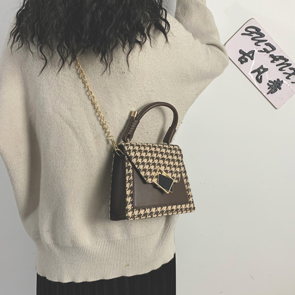 Stílusos női táska hosszú és rövid füllel négy színben, fém rögzítéssel