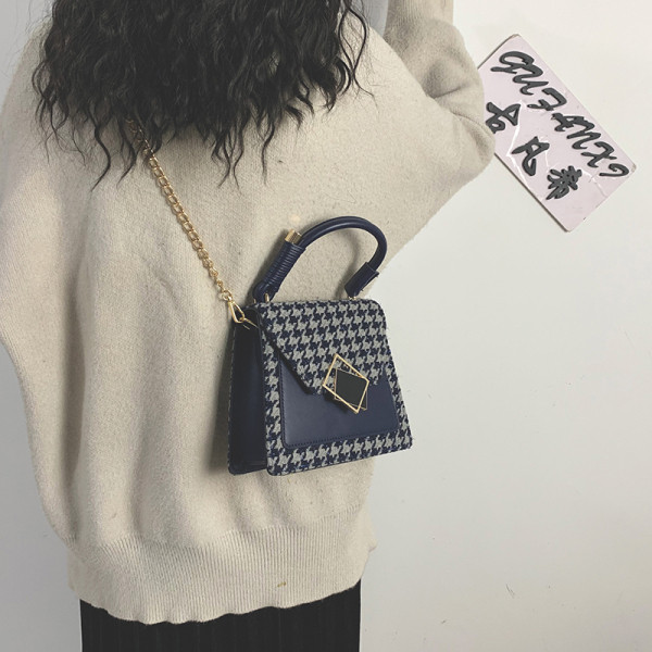 Stílusos női táska hosszú és rövid füllel négy színben, fém rögzítéssel