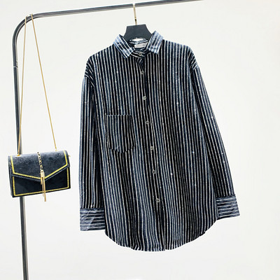 Új modell női ing klasszikus gallérral és gombokkal, két színben