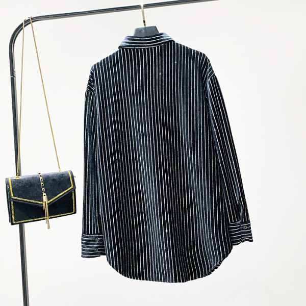 Új modell női ing klasszikus gallérral és gombokkal, két színben