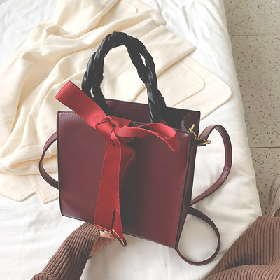 Μοντέρνα οικολογική δερμάτινη τσάντα με μακρύ και κοντό χερούλι σε τρία χρώματα