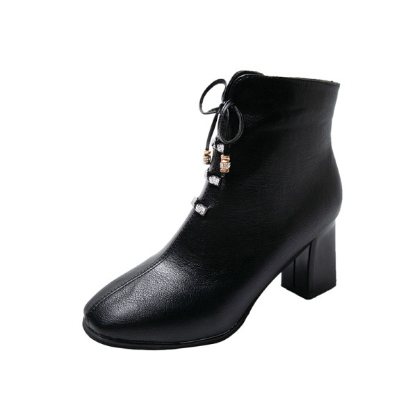 Elegáns női csizma vastag sarkú és fűzős fekete színben