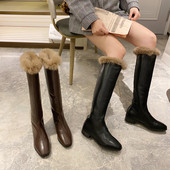 Modern női csizma tollas fekete és barna színekben