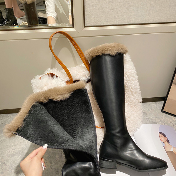 Modern női csizma tollas fekete és barna színekben