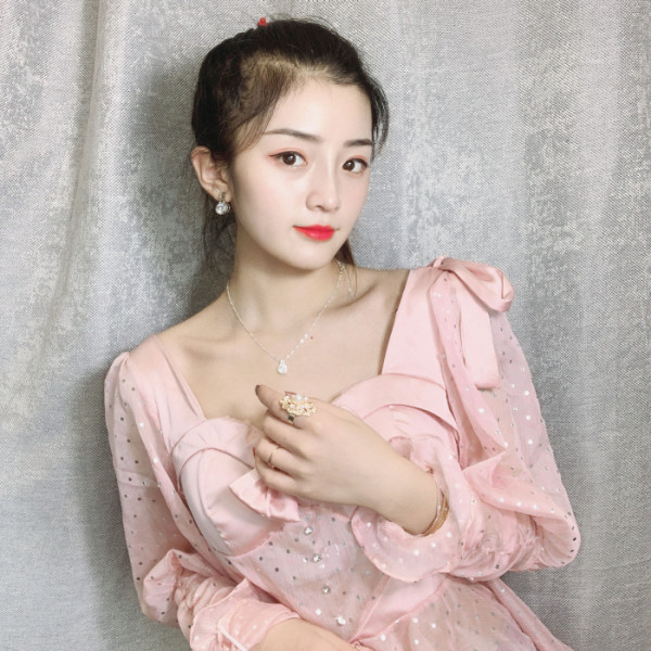 Új modell elegáns női blúz tüll ujjal