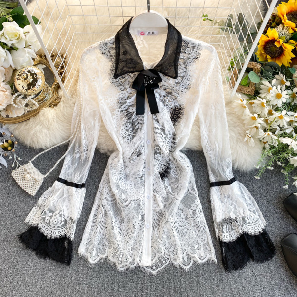 Női hosszú csipkeing klasszikus gallérral, fehér és fekete színben