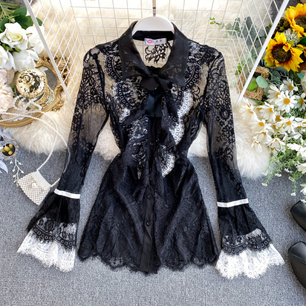 Női hosszú csipkeing klasszikus gallérral, fehér és fekete színben