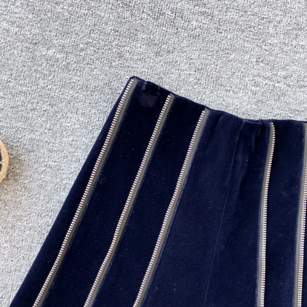 Lezser női rövidnadrág magas derékkal, fém elemmel két színben