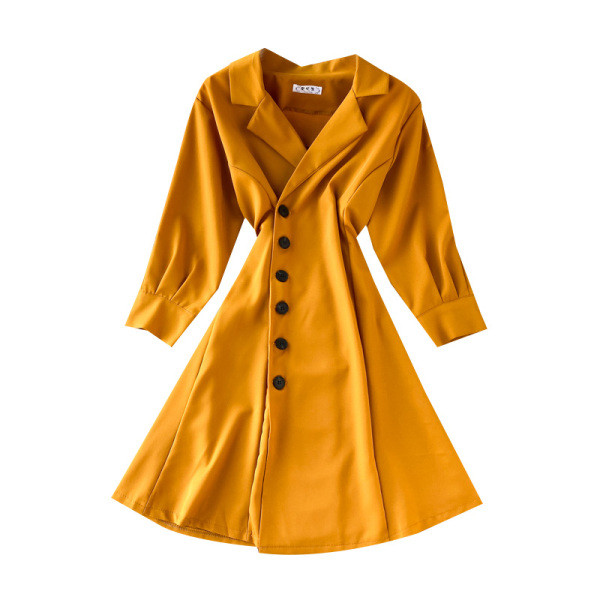 Modern női ruha gombokkal és hosszú ujjú retro stílusban