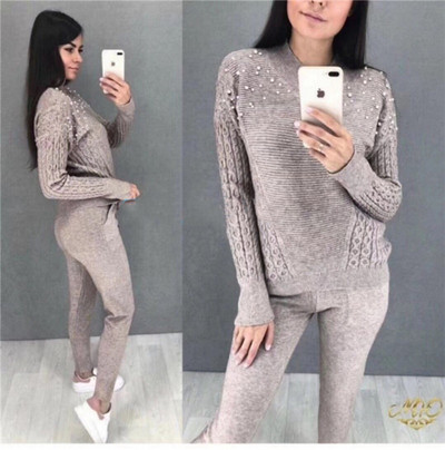 Két részből álló női napi őszi-téli szett három színben