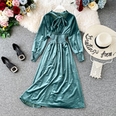 Modern női ruha gumírozott derékkal és nyakkendővel, négy színben