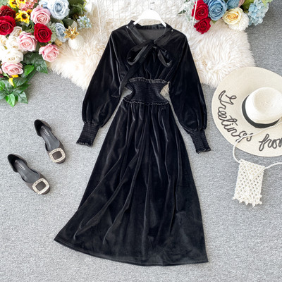 Modern női ruha gumírozott derékkal és nyakkendővel, négy színben