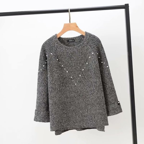 Μοντέρνο γυναικείο πλεκτό πουλόβερ με O-λαιμόκοψη και πέρλες σε μοβ, μπλε και γκρι χρώμα