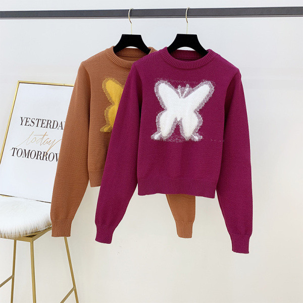 Γυναικείο πουλόβερ με πεταλούδα σε μοβ και καφέ χρώμα