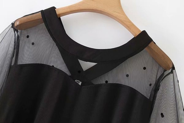 Modern női rövid ruha tüll és csipke fehér és fekete színben