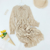 Hosszú női csipke ruha bézs színben