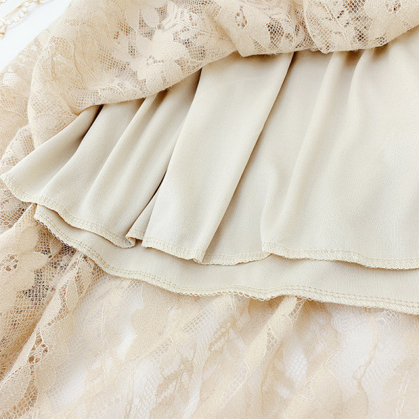 Hosszú női csipke ruha bézs színben