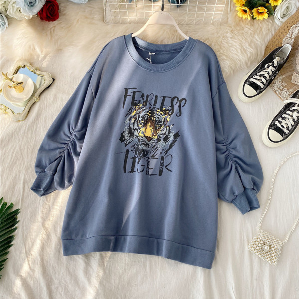 Modern női blúz ovális nyakkivágással és rátéttel több színben