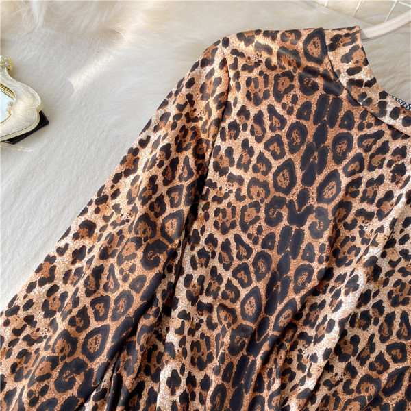 Modern női blúz állatmintás, hosszú ujjú két színben