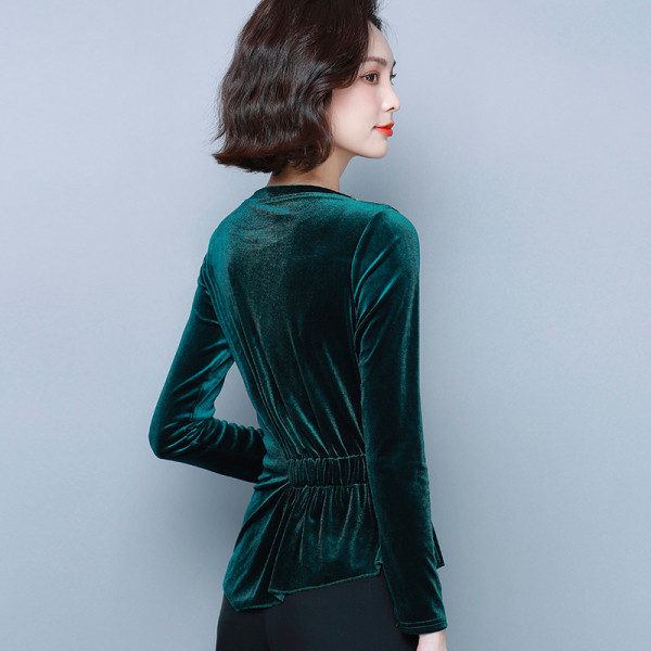 Γυναικεία βελούδινη μπλούζα σε κόκκινο και πράσινο  χρώμα με διακοσμητικές πέτρες