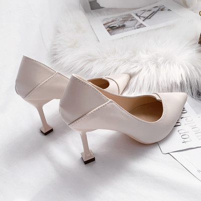 Κομψά γυναικεία παπούτσια με λεπτό τακούνι