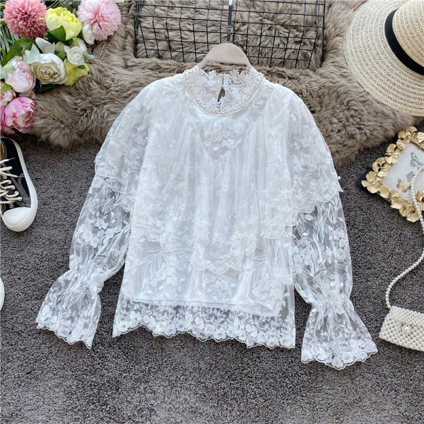 Modern női csipke ing fehér és fekete gyöngyökkel