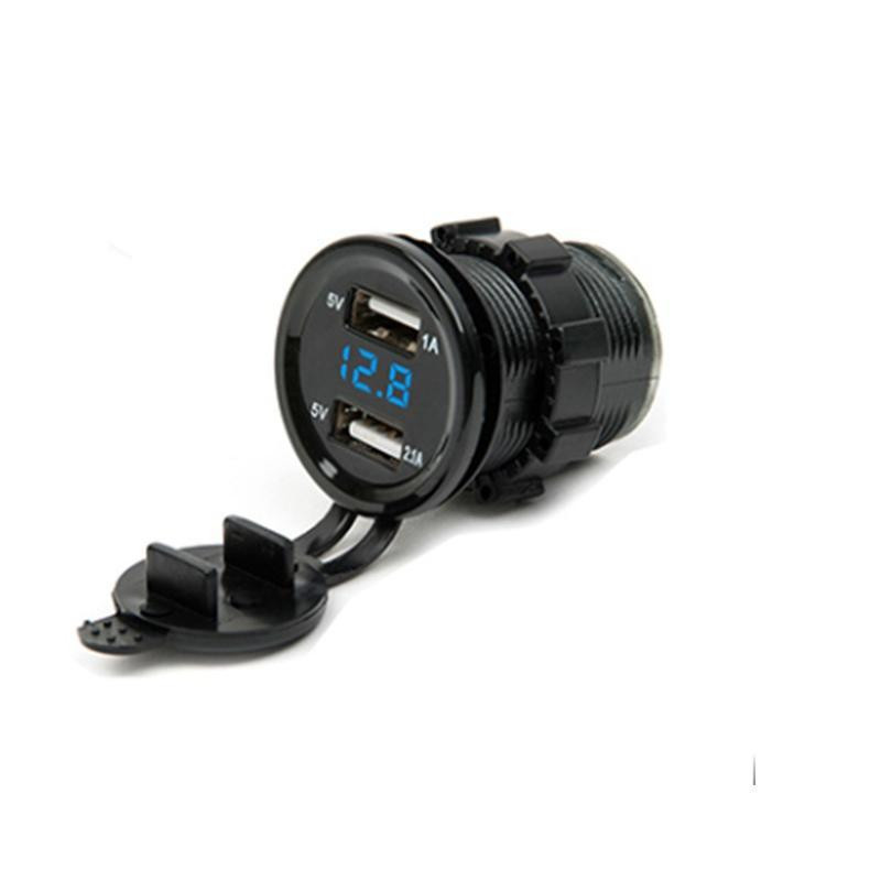 USB autóhoz két porttal a telefon és a voltmérő töltésére