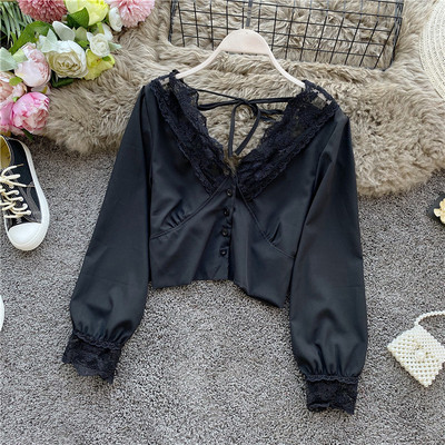 Μοντέρνο γυναικείο πουκάμισο με δαντέλα και λαιμόκοψη σε διάφορα χρώματα