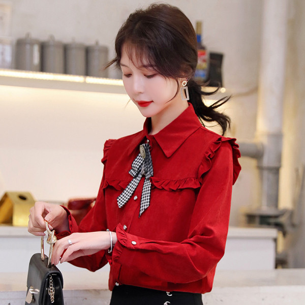 Modern női ing kék és piros színben, klasszikus gallérral és gombokkal