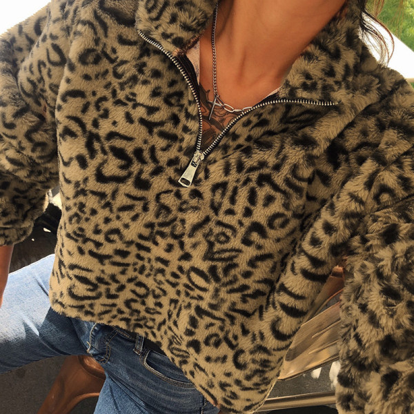 Μοντέρνα γυναικεία μπλούζα με φερμουάρ και υψηλό κολάρο - κοντό μοντέλο