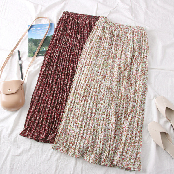 Női rakott szoknya több színben virágos motívumokkal