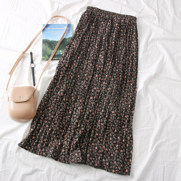 Női rakott szoknya több színben virágos motívumokkal