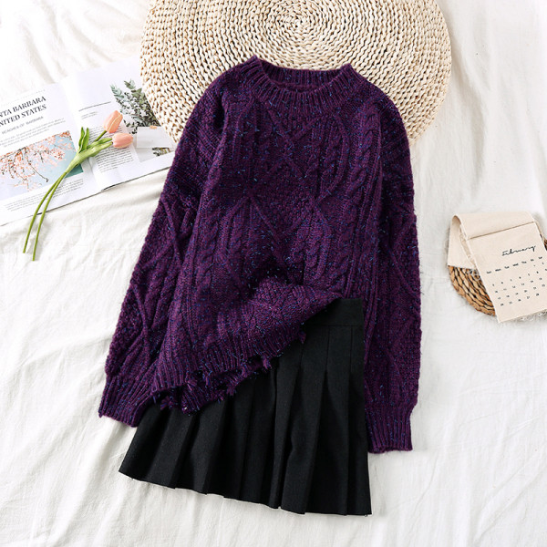 Új modell női pulóver szakadt motívummal, ovális nyakkivágással