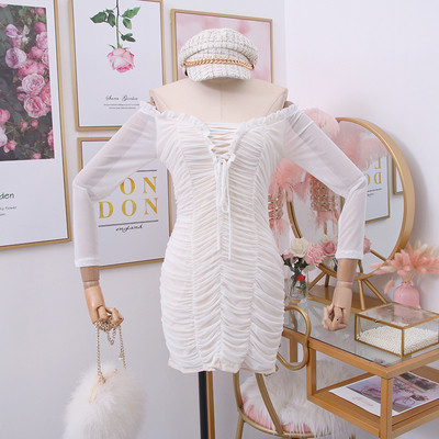 Μοντέρνο  γυναικείο φόρεμα Slim με γυμνοί ώμοι σε λευκό, κόκκινο, πράσινο και μαύρο χρώμα