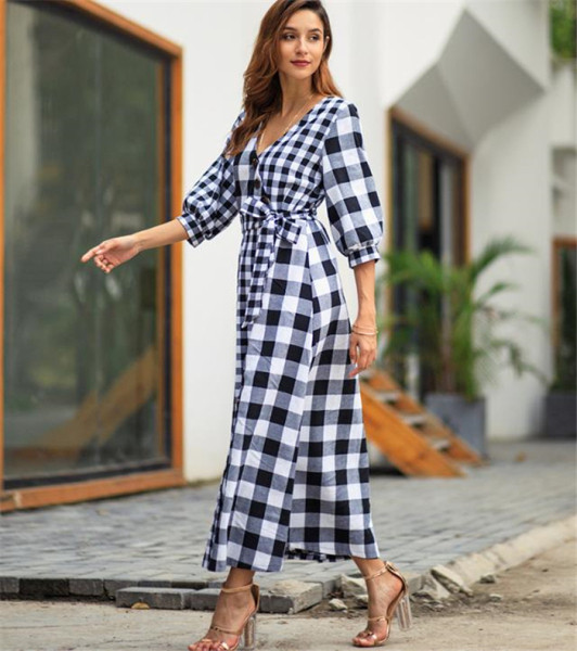 Női modern kockás ruha aszimmetrikus modell hasítékkal, két színben