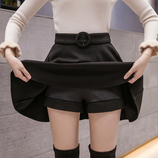 Μοντέρνα γυναικεία  φούστα με ζώνη στη  μέσης με μαύρη και γκρι χρώμα