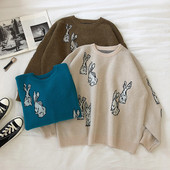 Γυναικείο casual πουλόβερ με κουνέλι εφαρμογών και οβάλ λαιμόκοψη σε τρία χρώματα