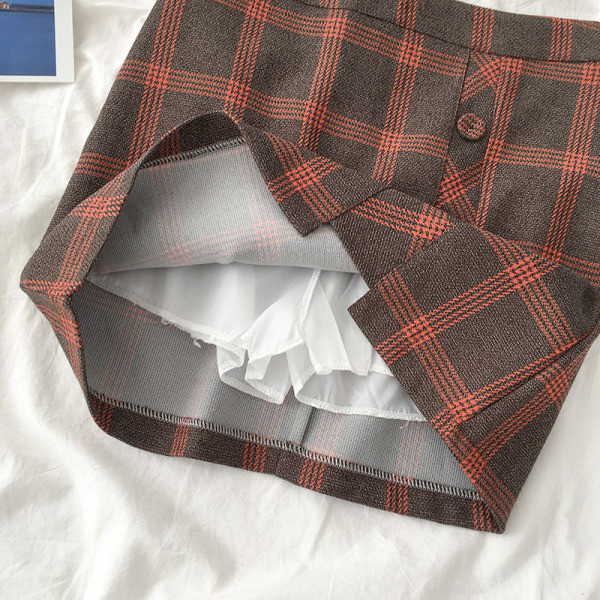 Μοντέρνα γυανικεία φούστα με  κουμπί σε ρετρό στυλ και υψηλή μέση