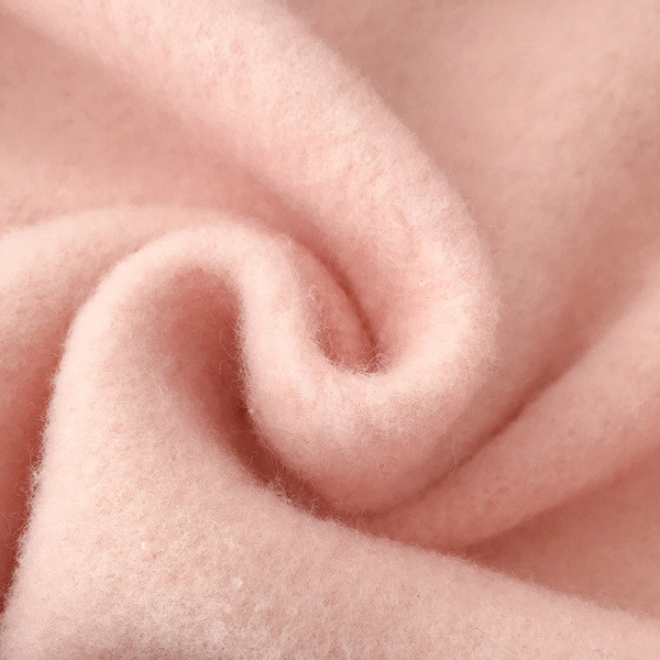 Napi női pulóver rózsaszín és bézs színben felirattal és kapucnival