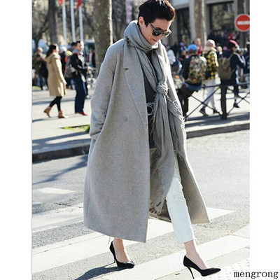 Елегантно дамско дълго палто с копчета подходящо за есента и зимата в сив цвят 