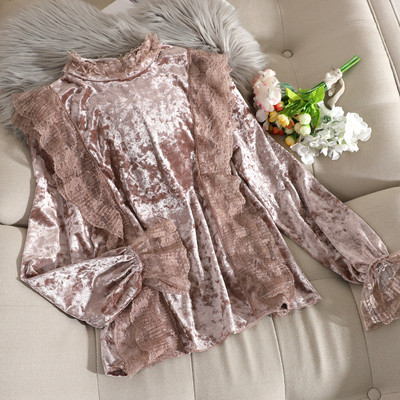 Modern női bársony blúz csipkével és alacsony gallérral