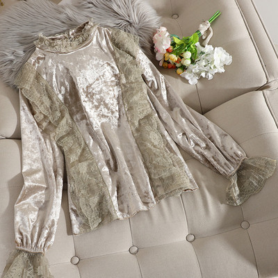 Modern női bársony blúz csipkével és alacsony gallérral