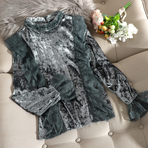 Modern női bársony blúz csipkével és alacsony gallérral