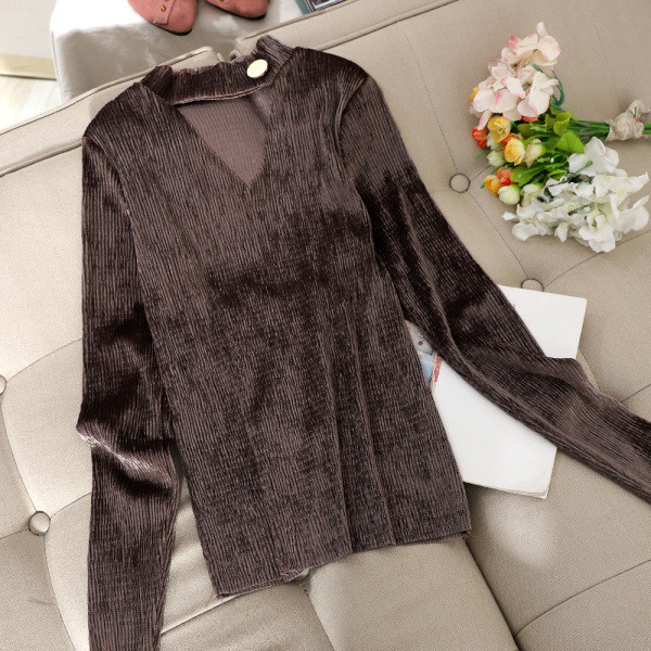 Πλισέ γυναικεία μπλούζα από βελούδο με V-neckline