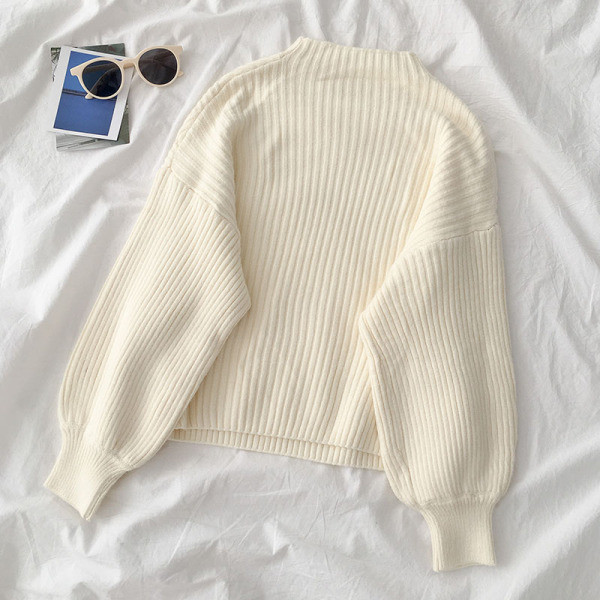 Γυναικέιο πουλόβερ σε πέντε χρώματα με οβάλ ντεκολτέ και μακριά μανίκι